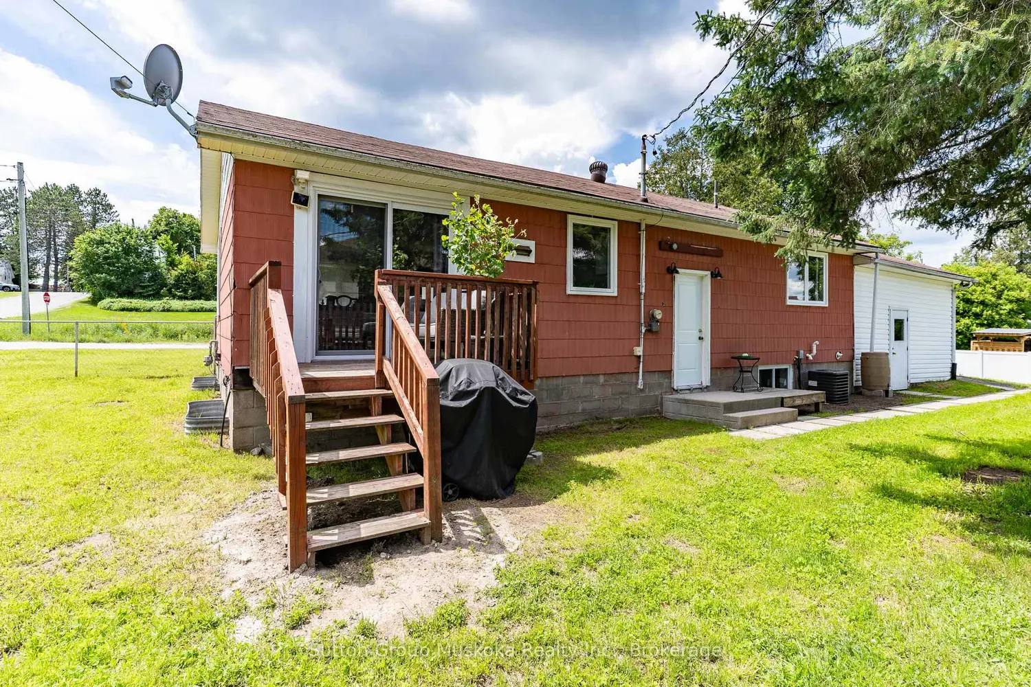 146 Simpson Street photo 3