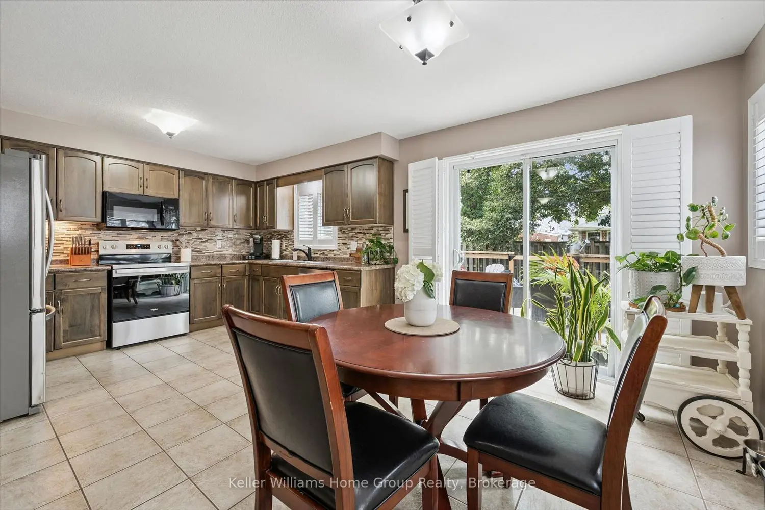 210 Dawn Avenue 14 photo 5