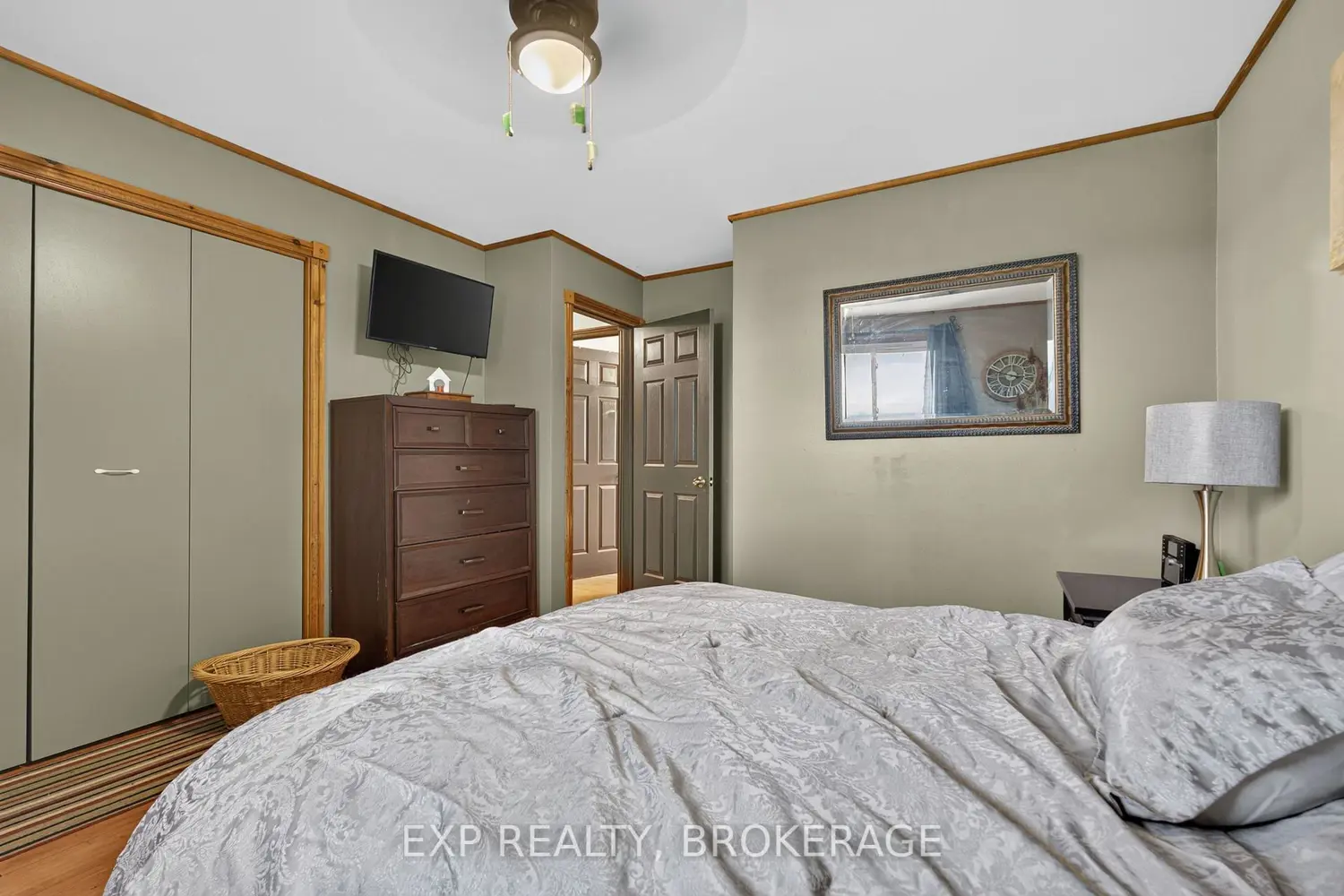 1664 Wallbridge Loyalist Road photo 5