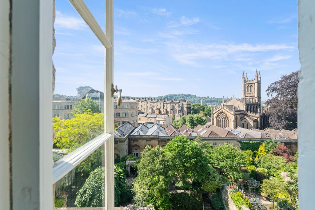 2 bed flat for saleSydney Place, Bath, Somerset BA2 photo 3