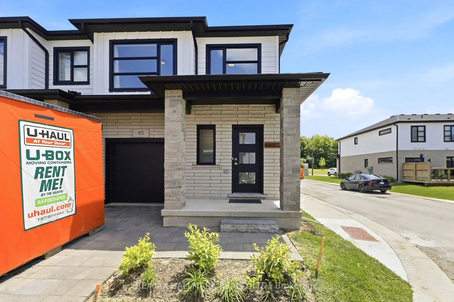 2700 Buroak Drive 85