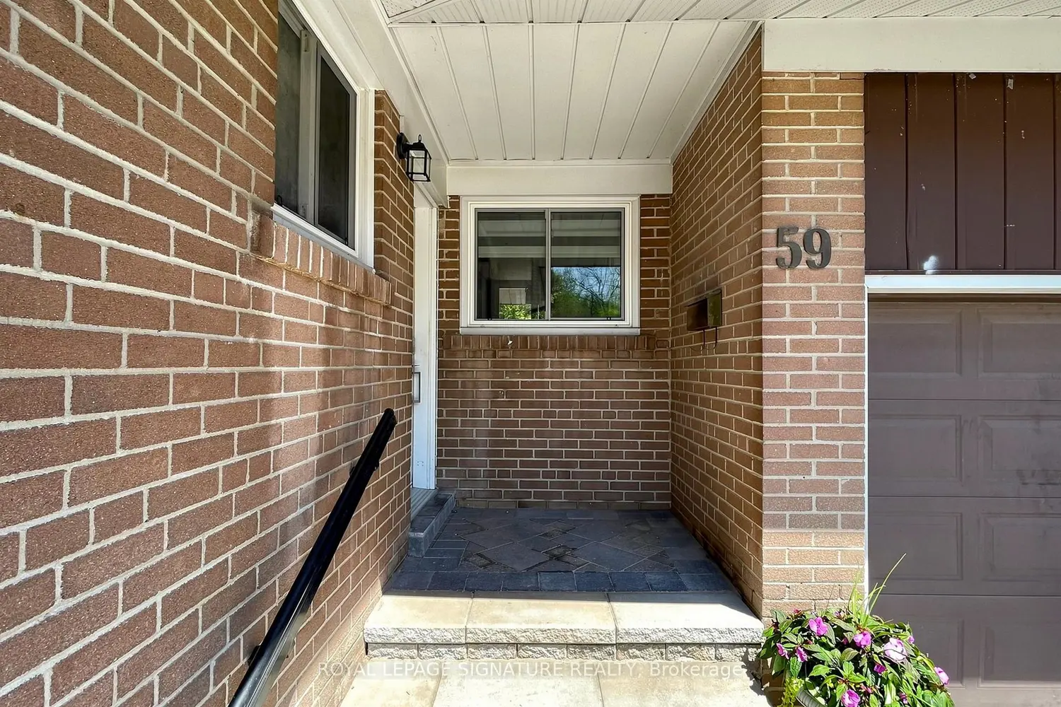 59 Woodgarden Crescent photo 2