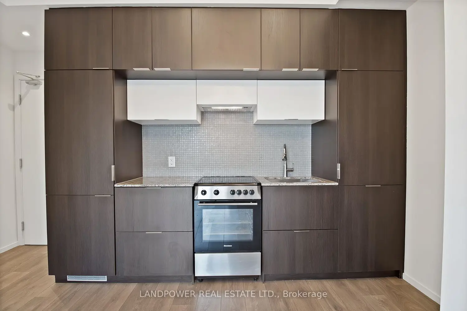 159 Dundas Street 1107