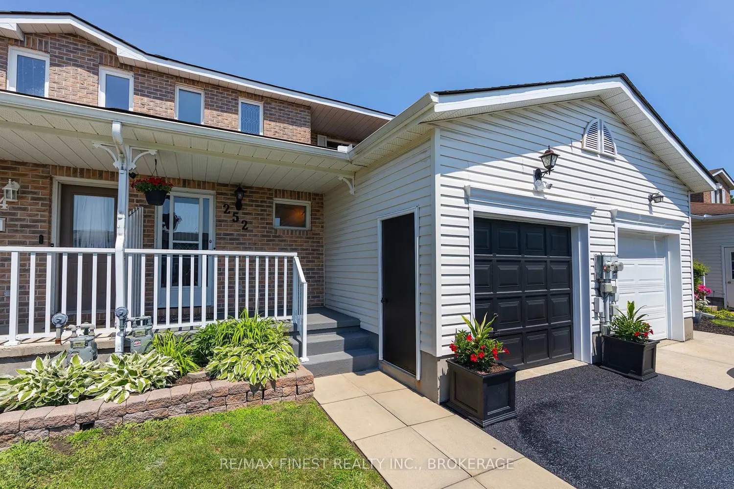 252 Vanguard Court photo 3