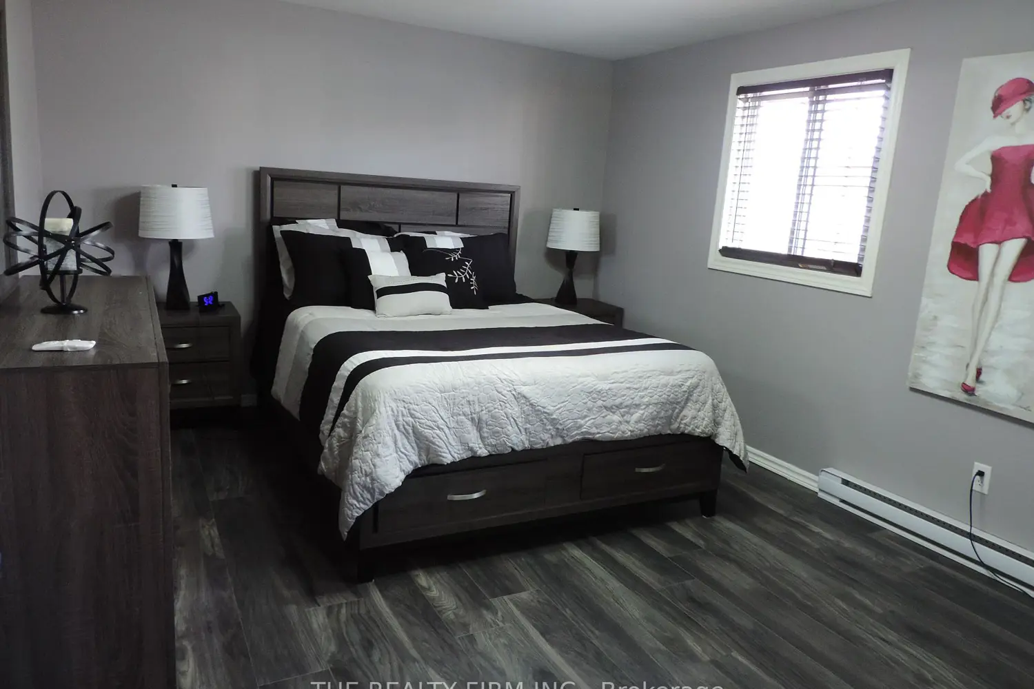 474 Southdale Road 33 photo 3