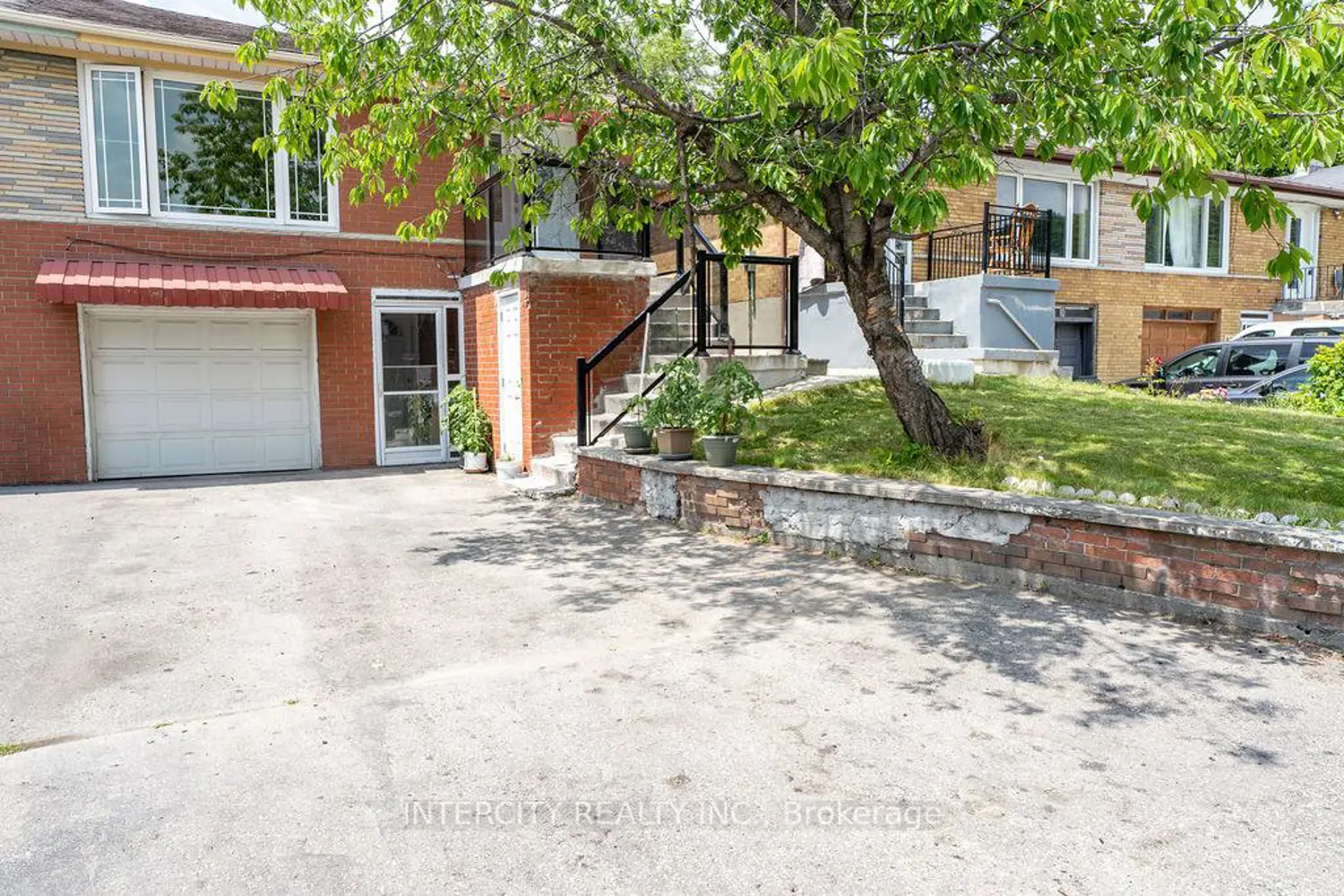 76 Felan Crescent photo 2