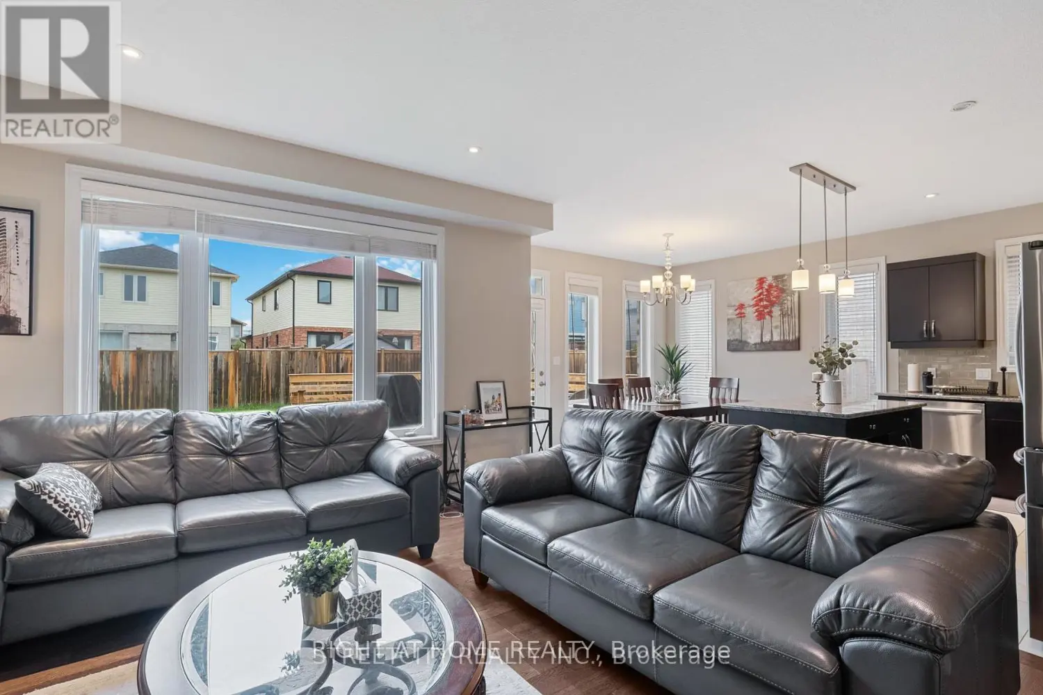 402 Tansbury Street photo 2