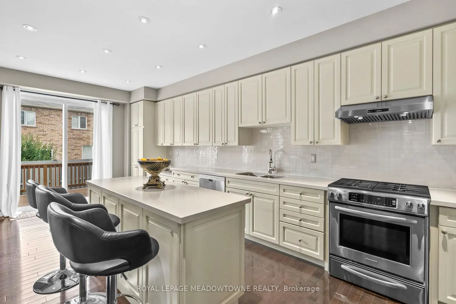 589 Bartleman Terrace photo 4