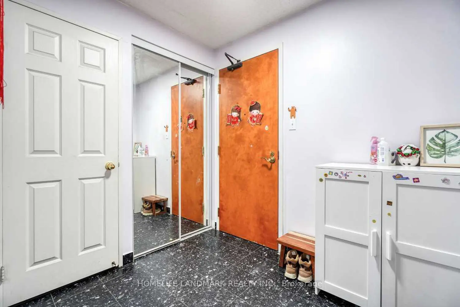 260 Doris Avenue 302 photo 3
