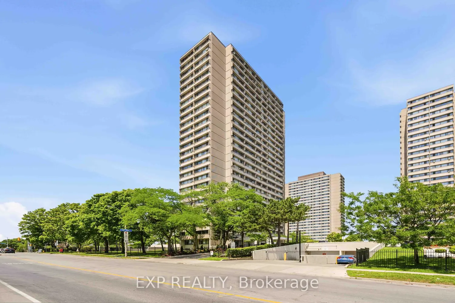 715 Don Mills Road Ph08