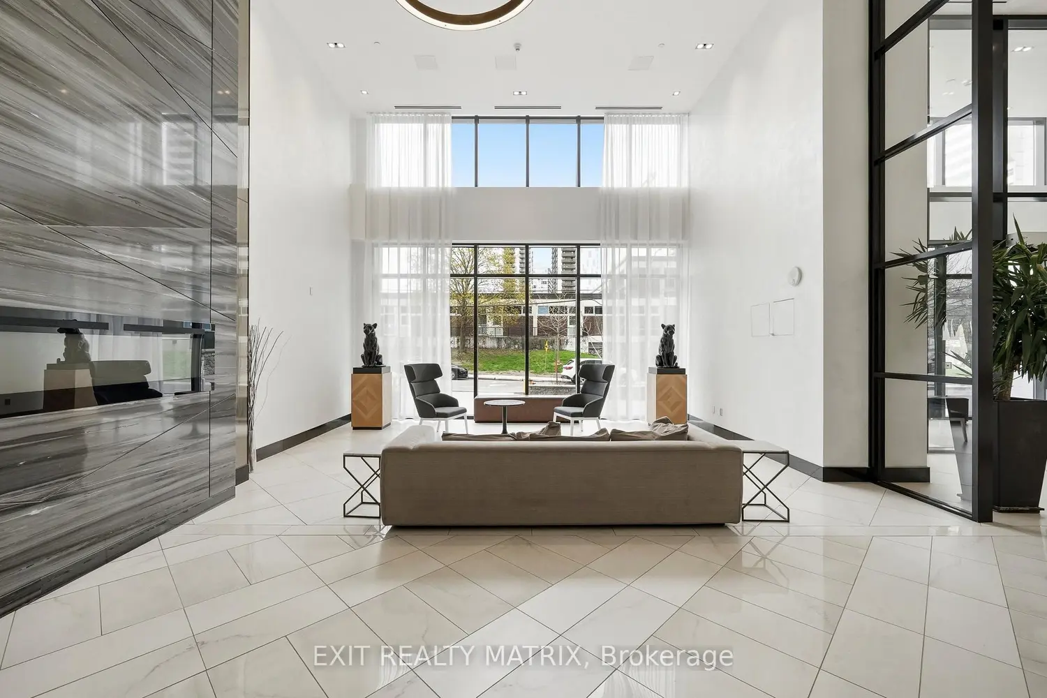 255 Bay Street 513 photo 4