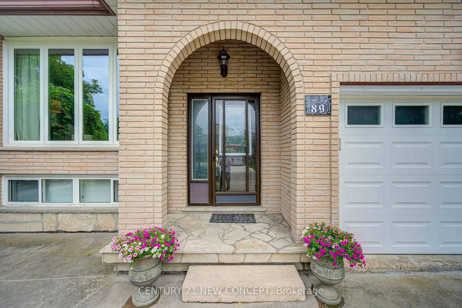 89 Greencedar Drive photo 3