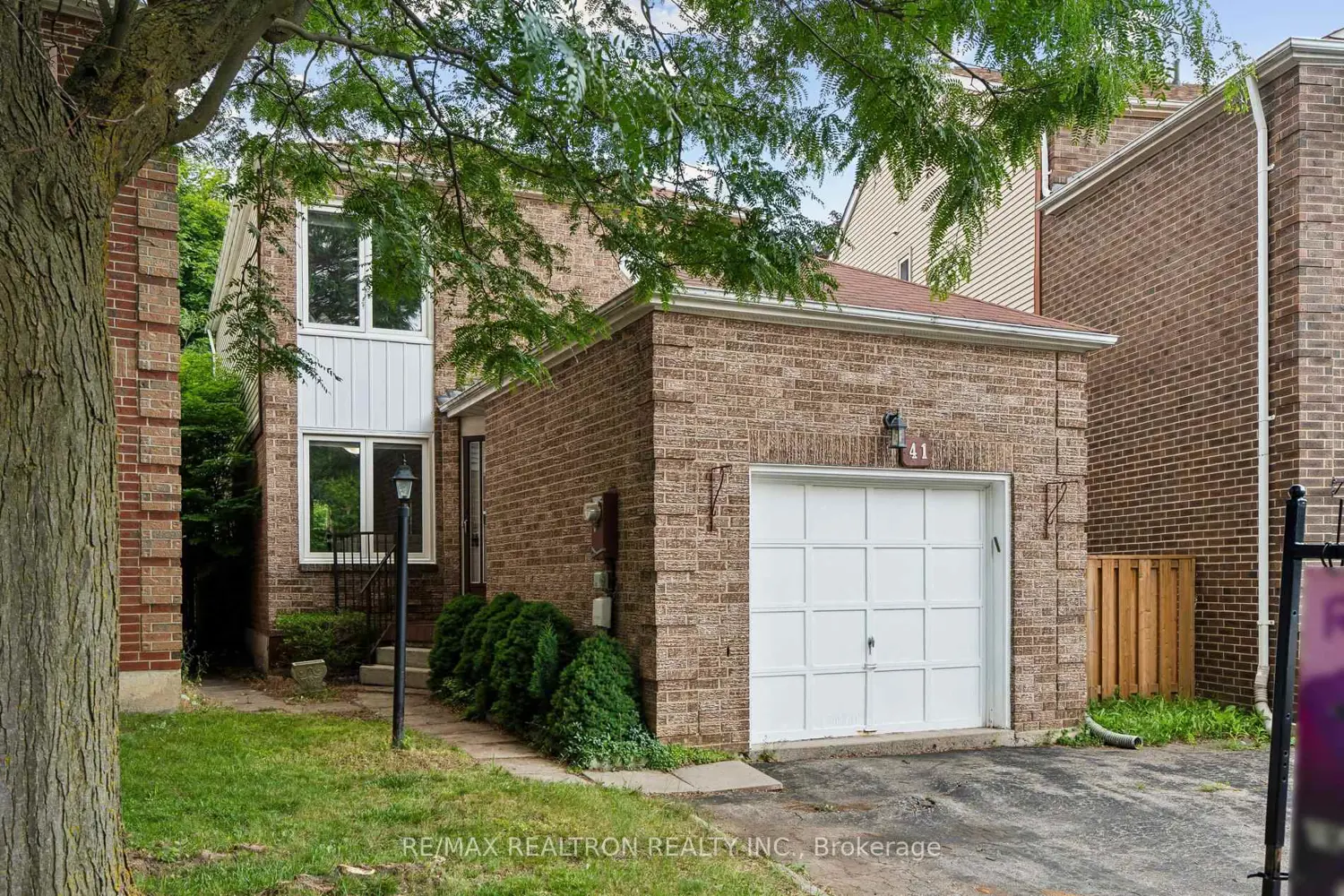 41 Thornbury Circle