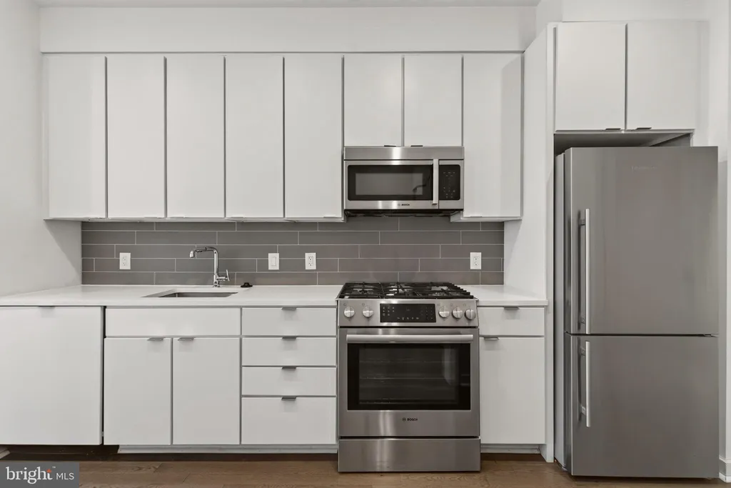 300 8th Street NE Unit 209, Washington, DC 20002 photo 3