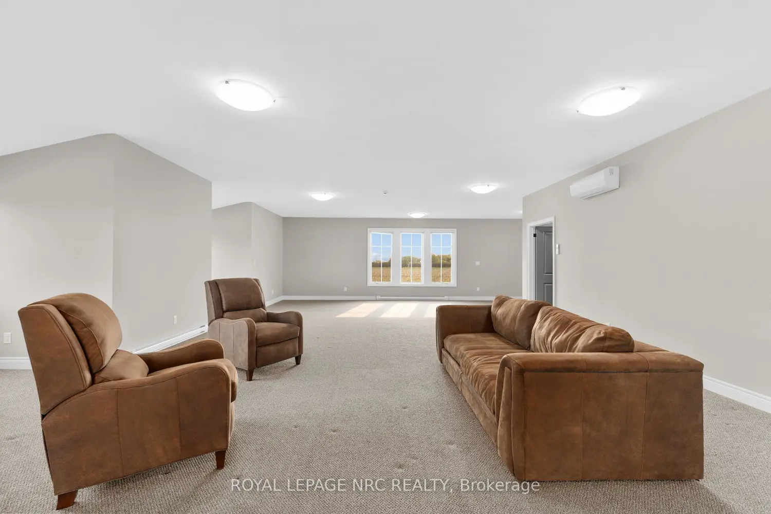 1234 Lakeshore Road photo 2