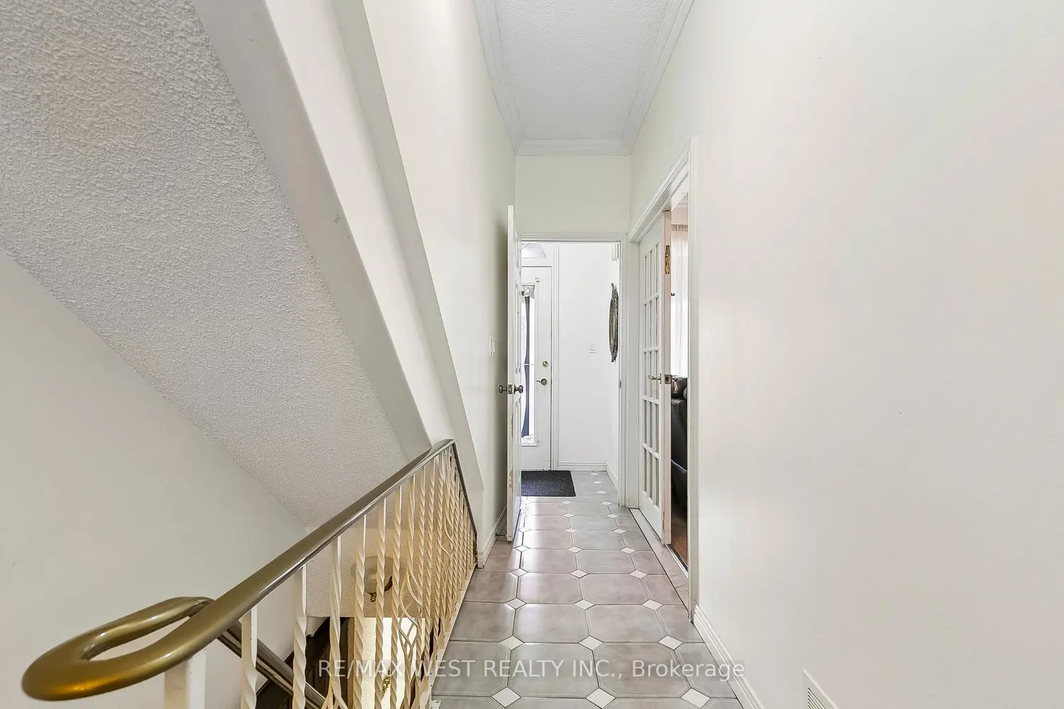 454 Brock Avenue photo 5