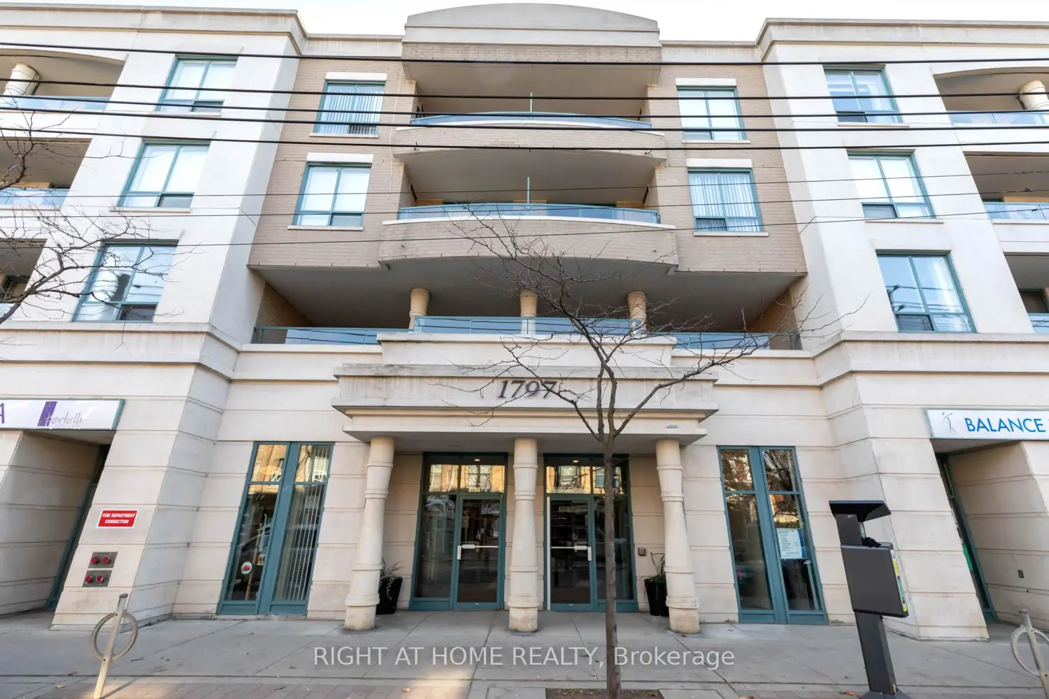 1797 Queen Street 207