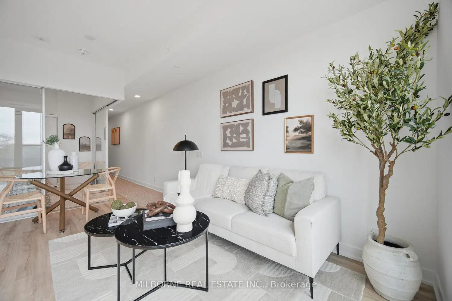 1660 Bloor Street 708 photo 4