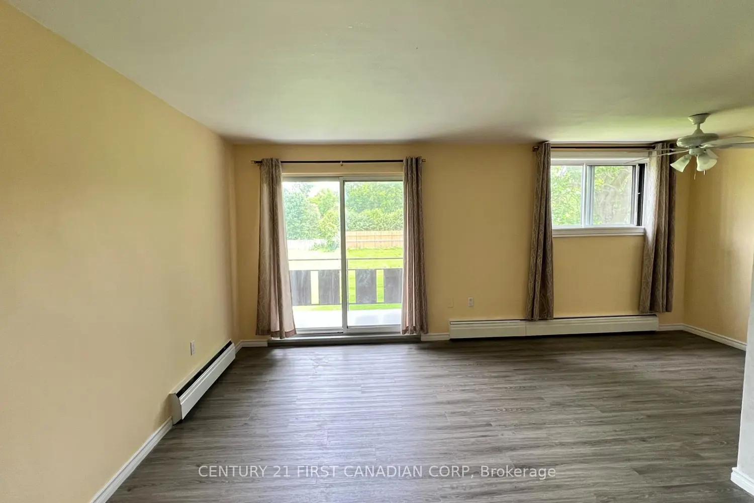 1830 Dumont Street 207