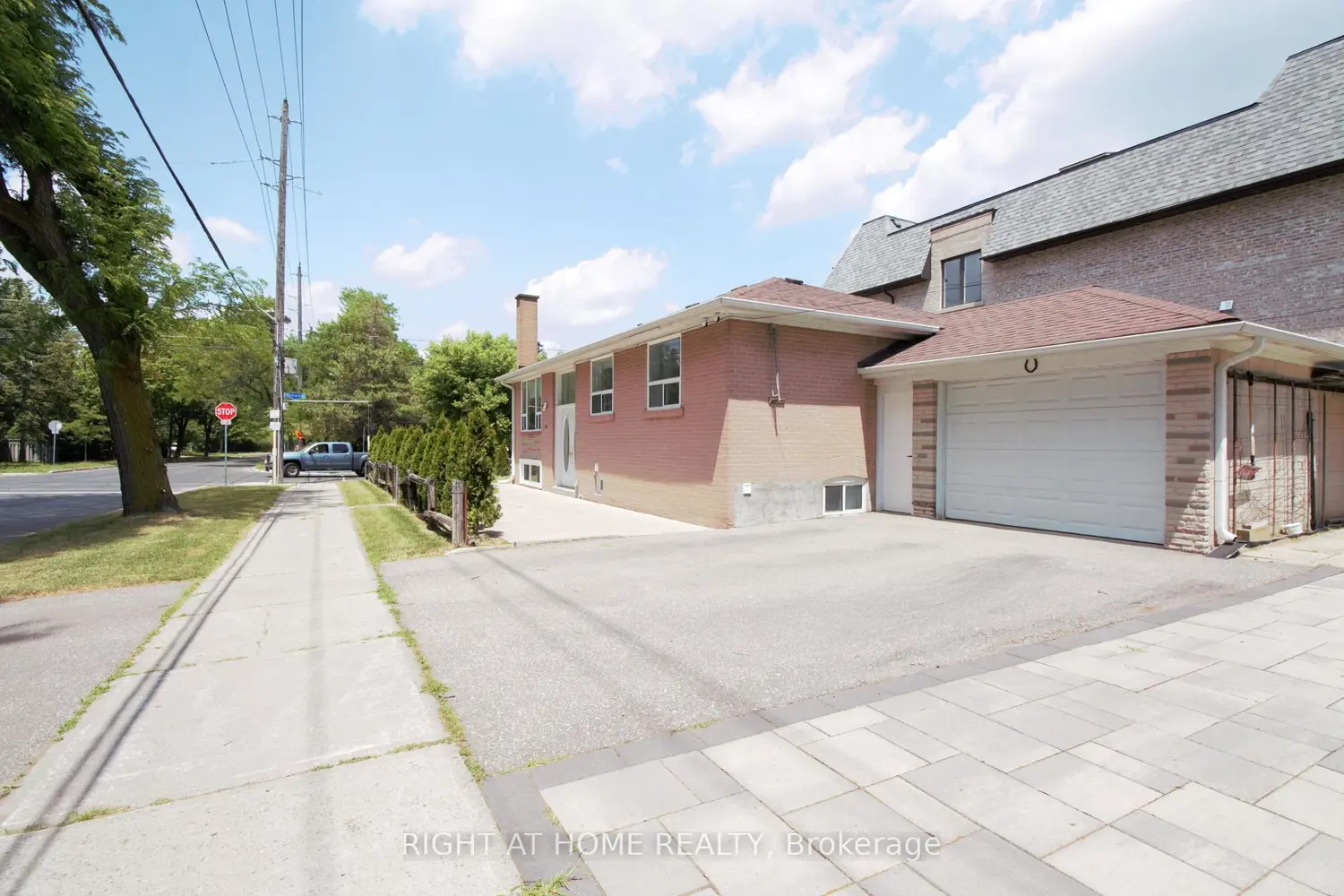 263 Patricia Avenue photo 3