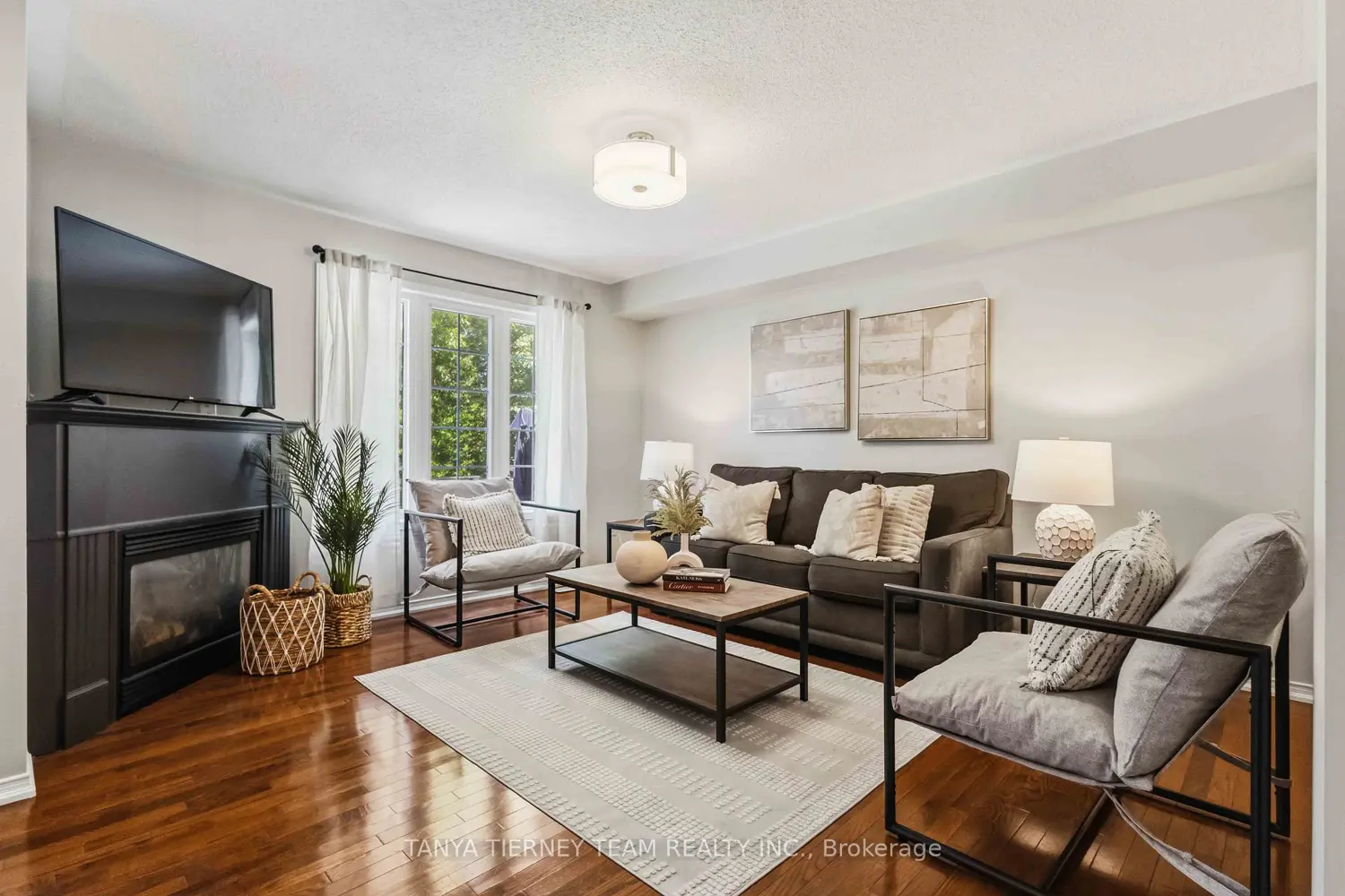 10 Ramona Way photo 3