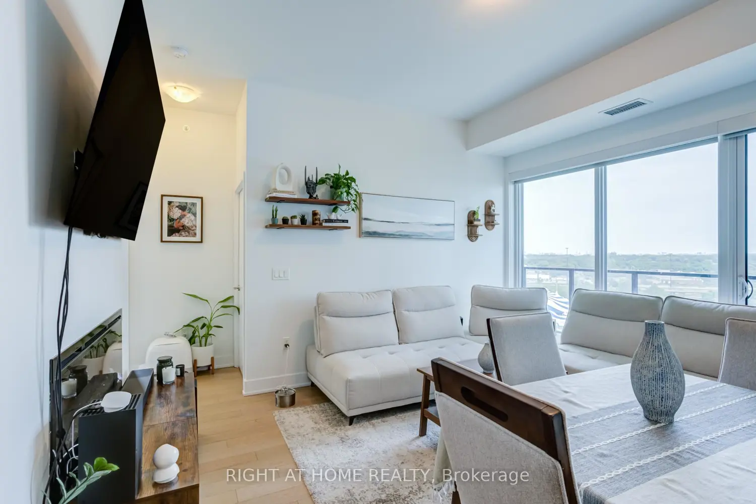 30 Shore Breeze Drive 1413 photo 3