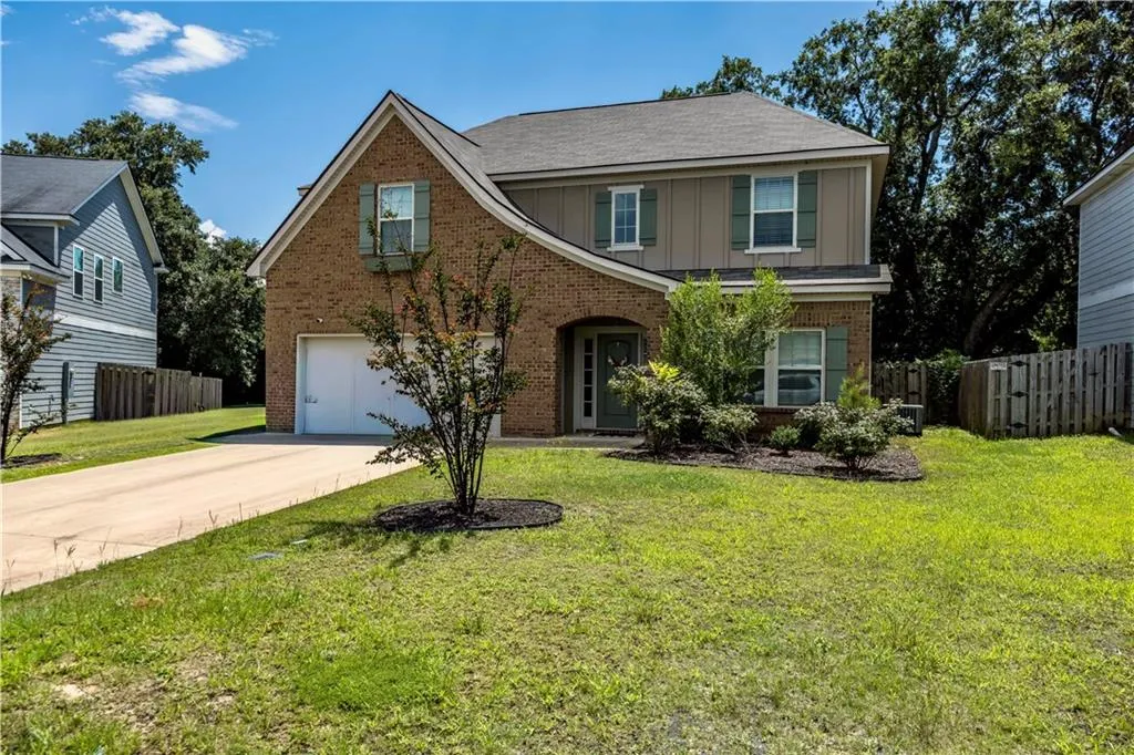 112 White Oak Place, Smiths Station, AL 36877