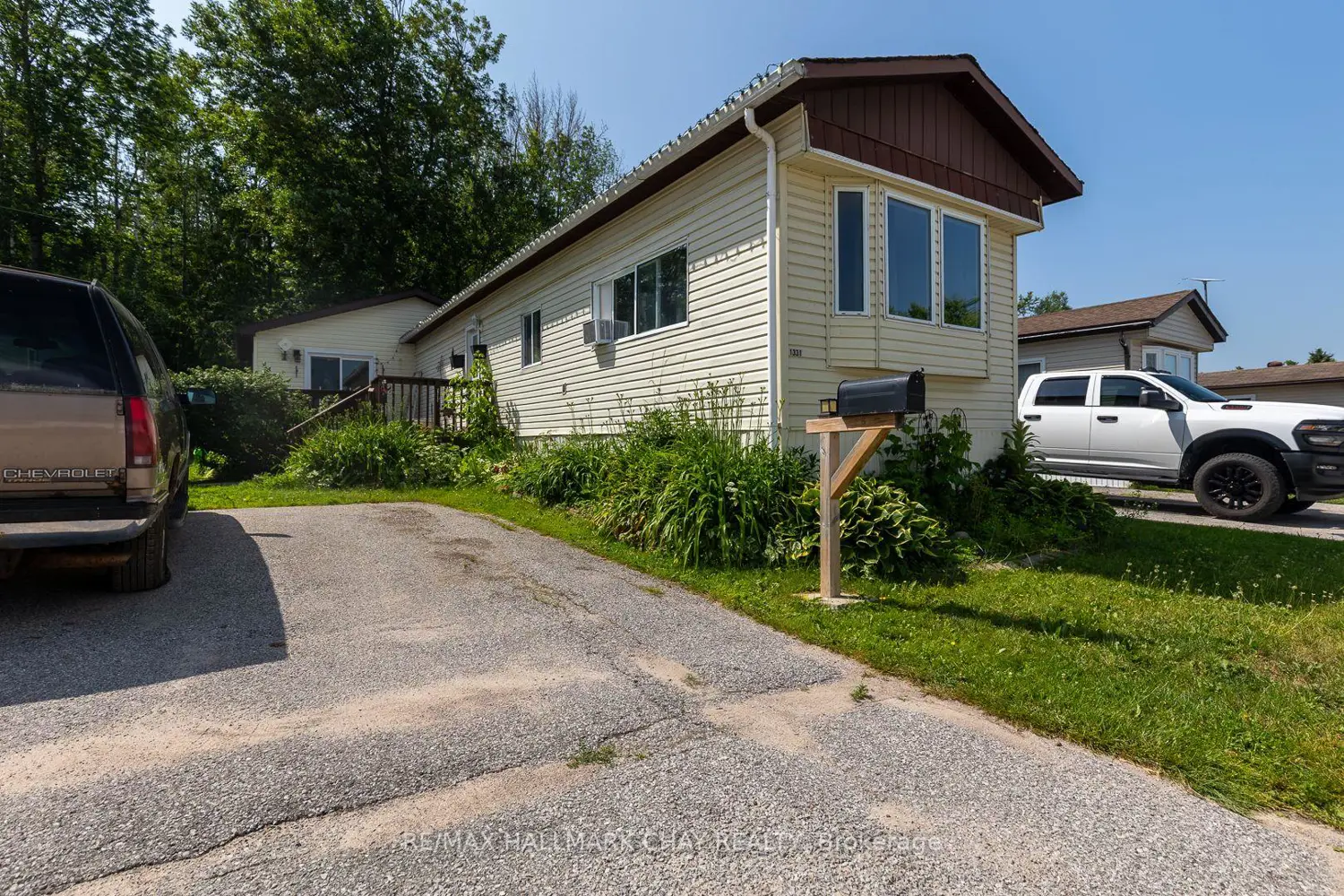 1331 Hilltop Road photo 4