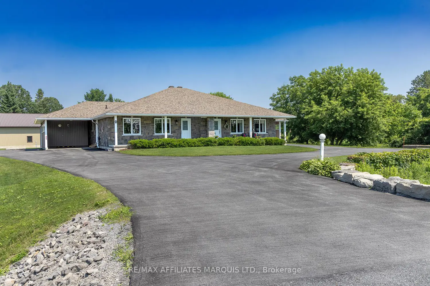 12057 Lakekshore Drive photo 2