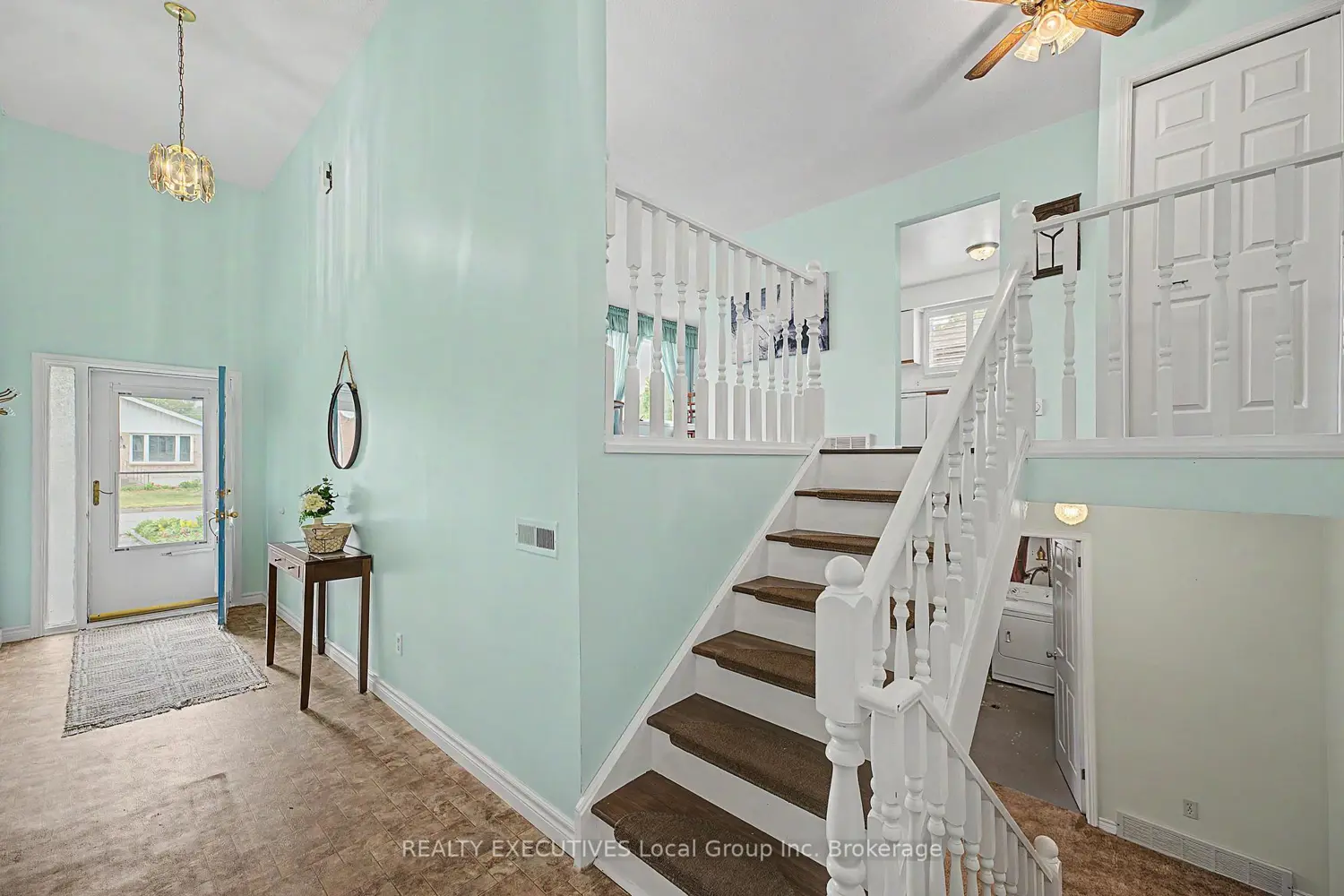 669 Bromley Avenue photo 2