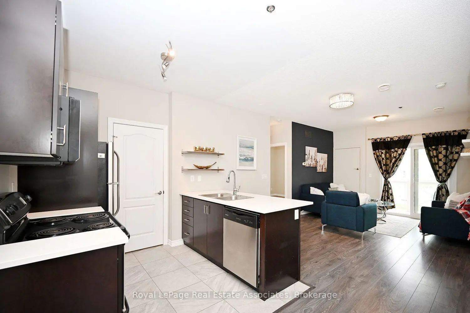 1370 Costigan Road 209 photo 4