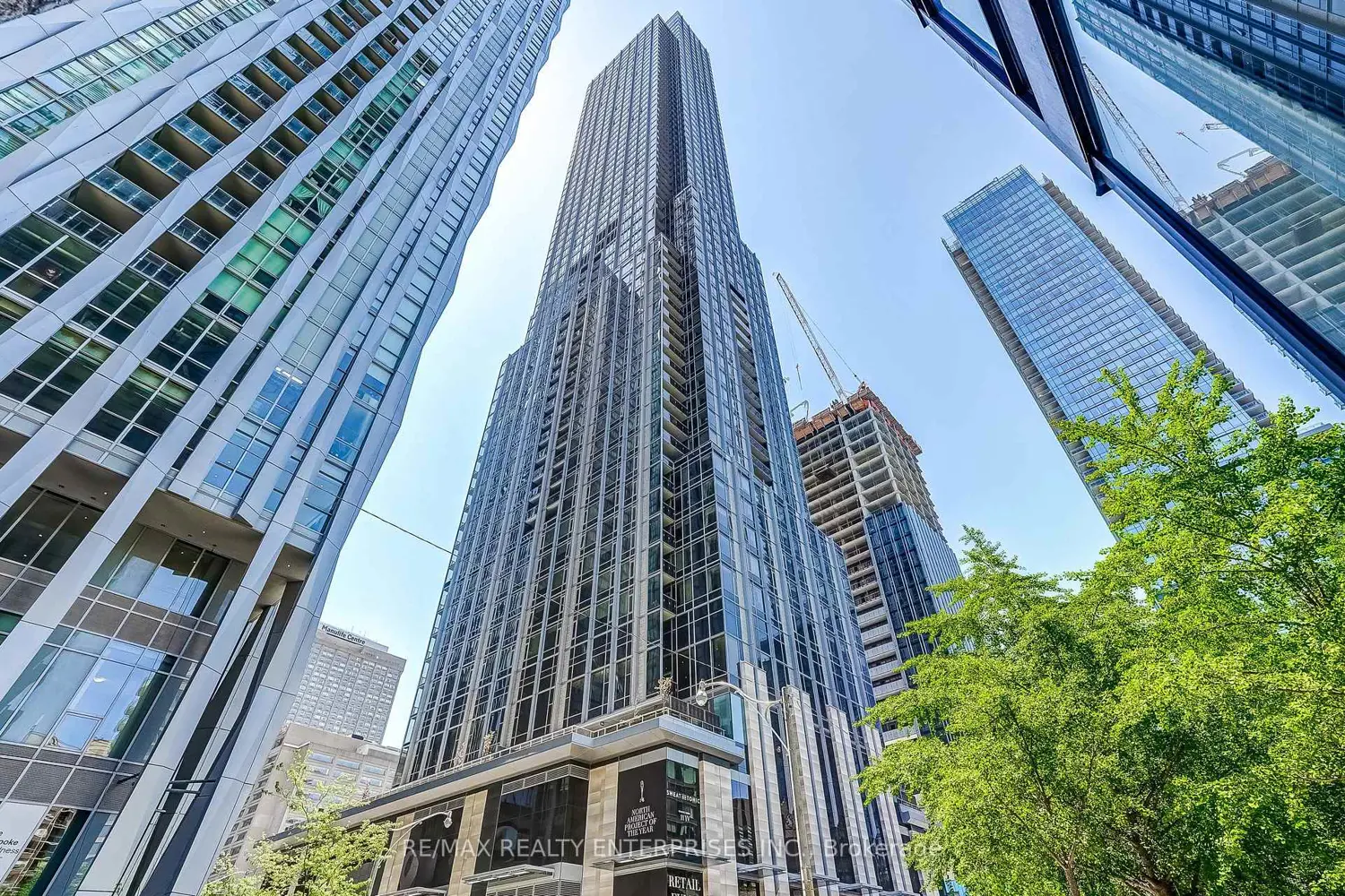 11 Yorkville Avenue 2409