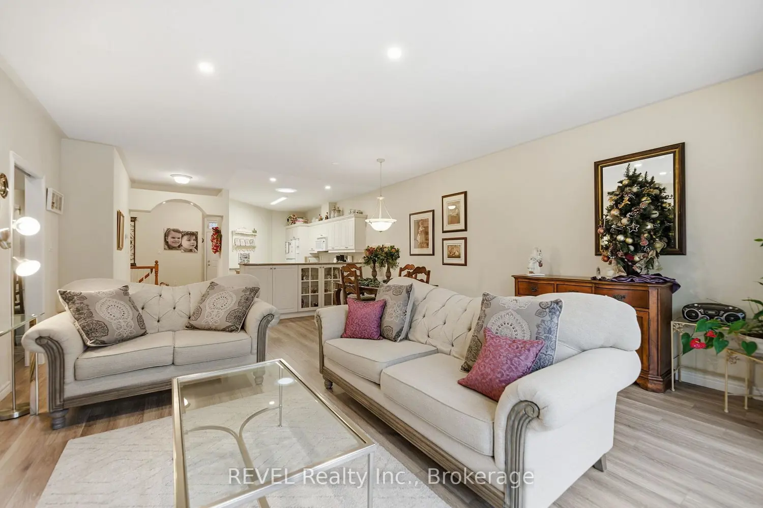 6295 Forest Ridge Drive photo 3