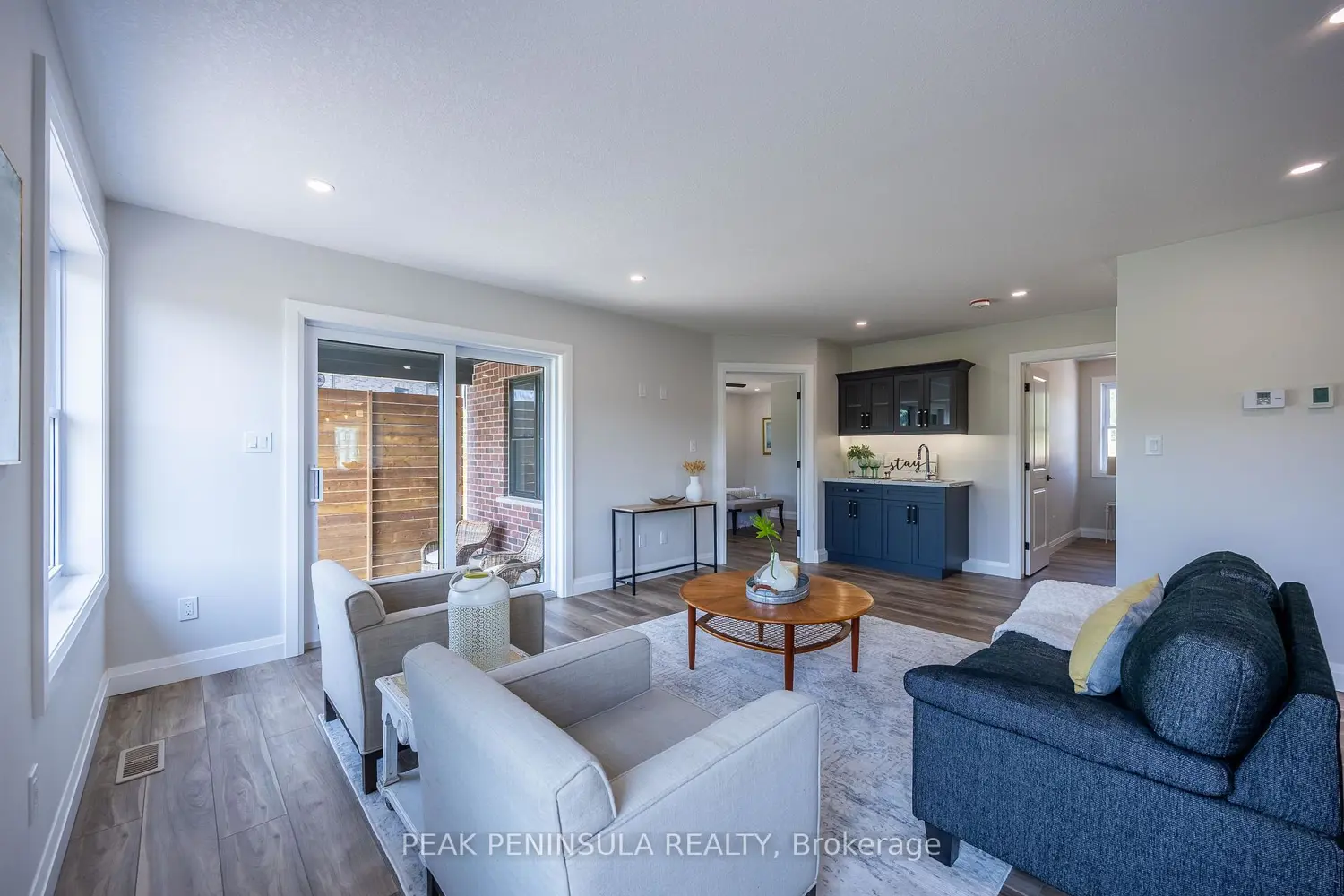 71 Hunter Drive photo 4