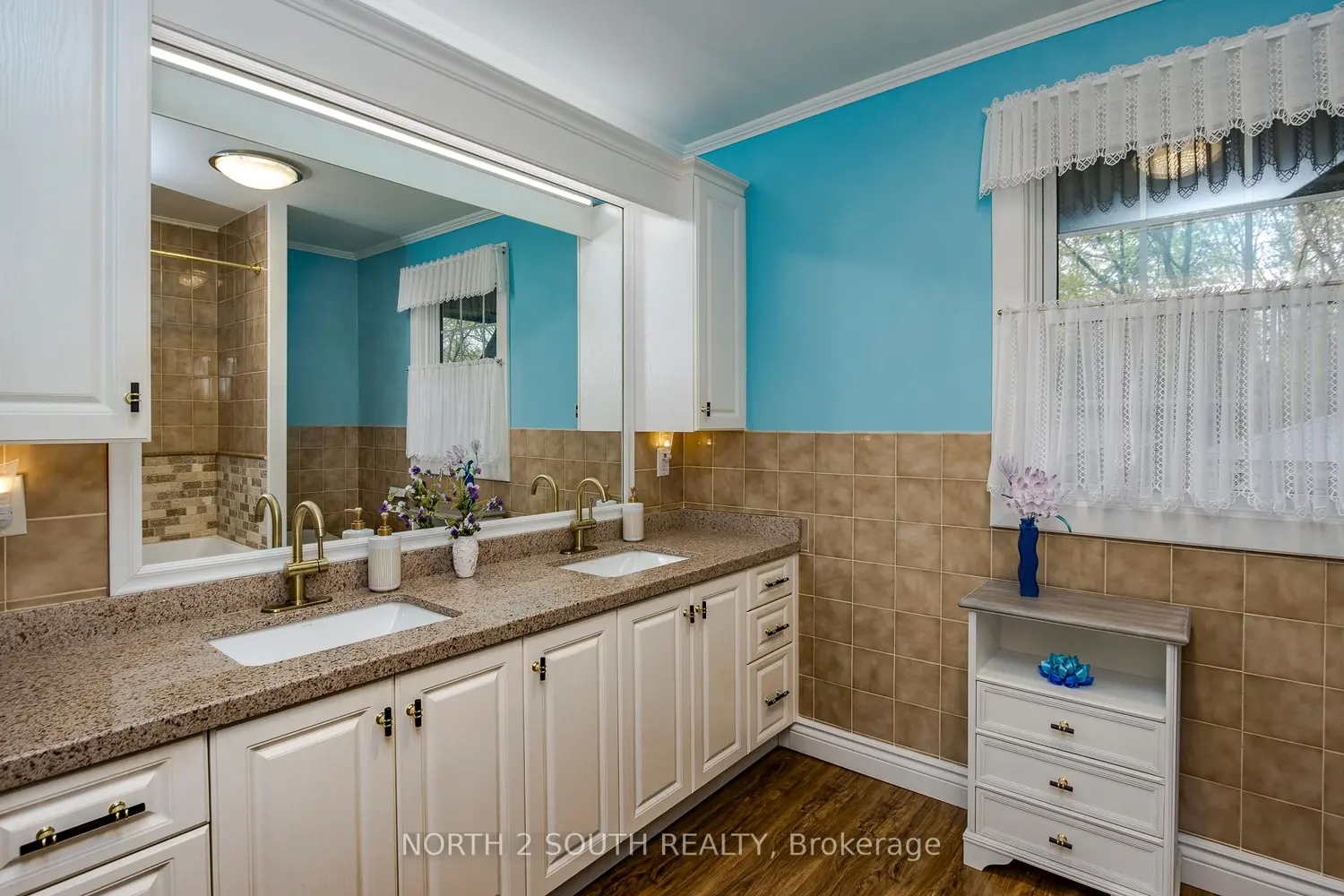 1146 Honey Harbour Road photo 5