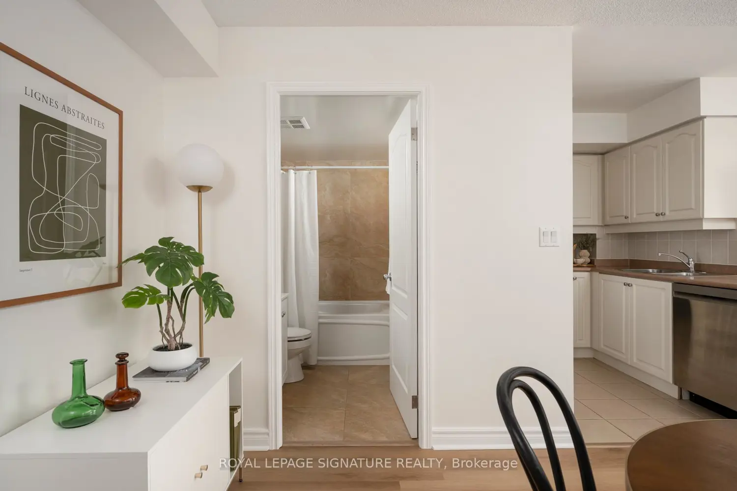 2 Rean Drive 306 photo 4