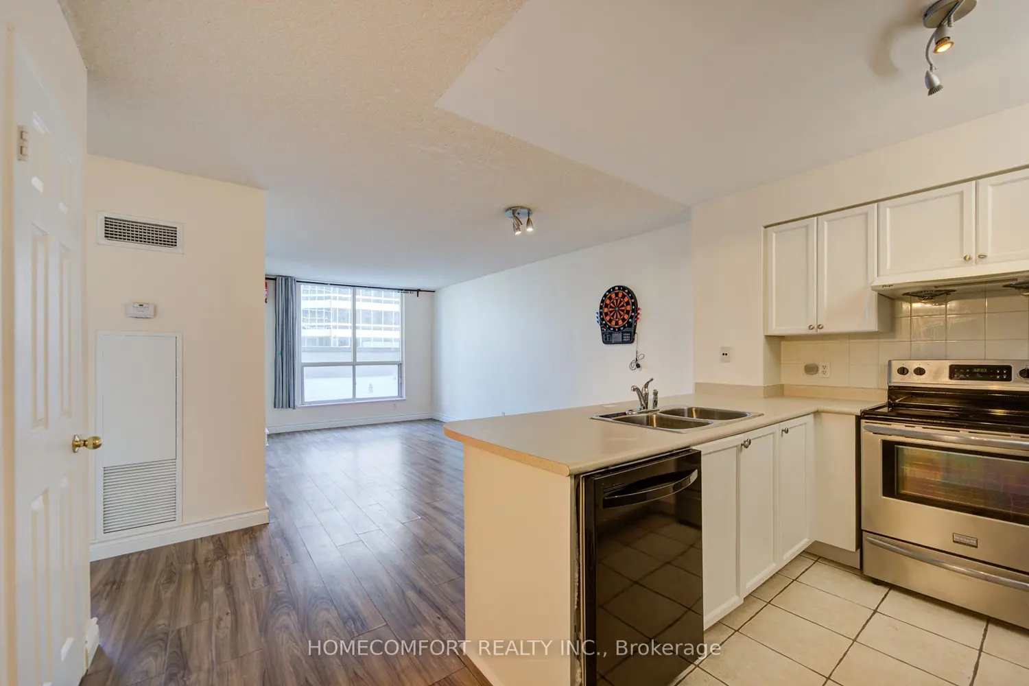 18 Parkview Avenue 312 photo 4