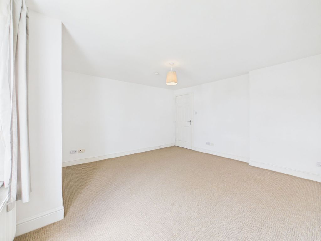 2 bed flat for saleCypress Lane, Hamilton ML3 photo 3