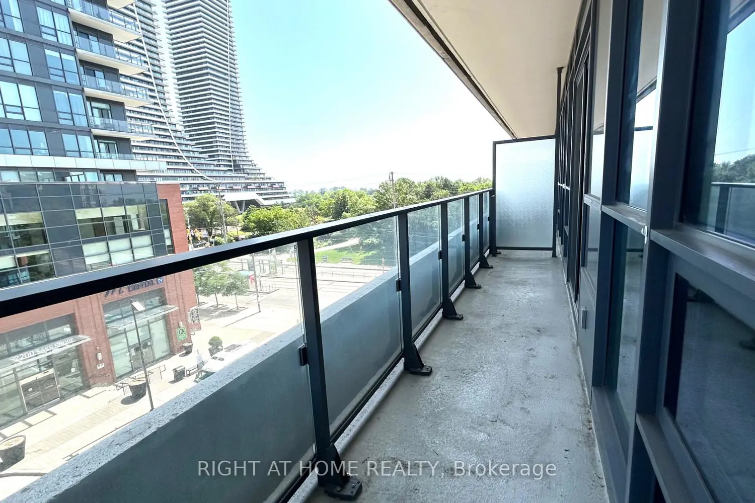 2212 Lake Shore Boulevard 613