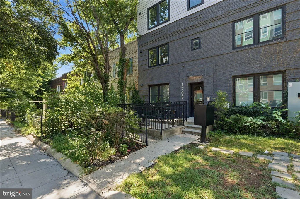 1709 H Street NE Unit 3, Washington, DC 20002