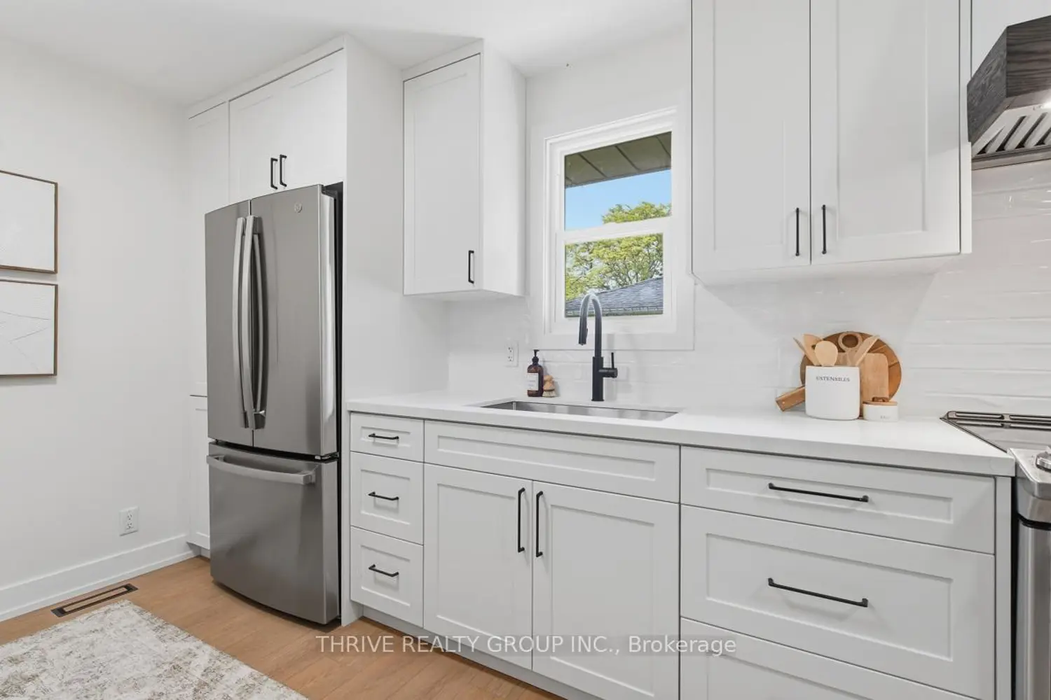 480 Palmtree Avenue photo 4
