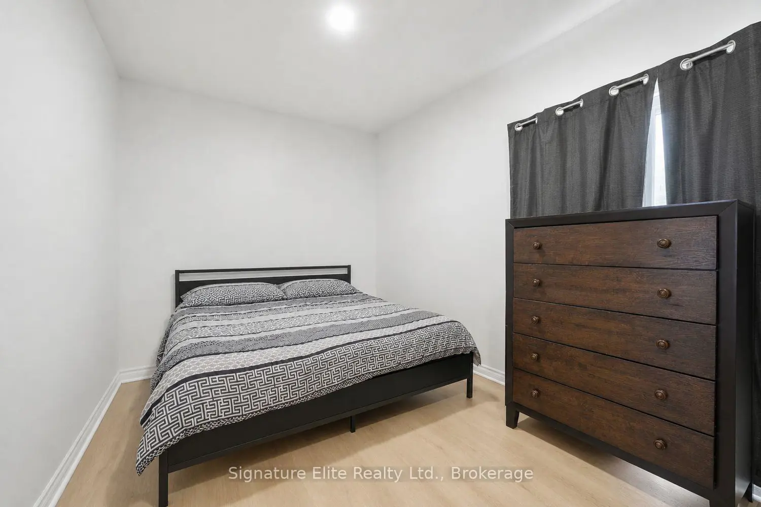 56 Alberta Street photo 3