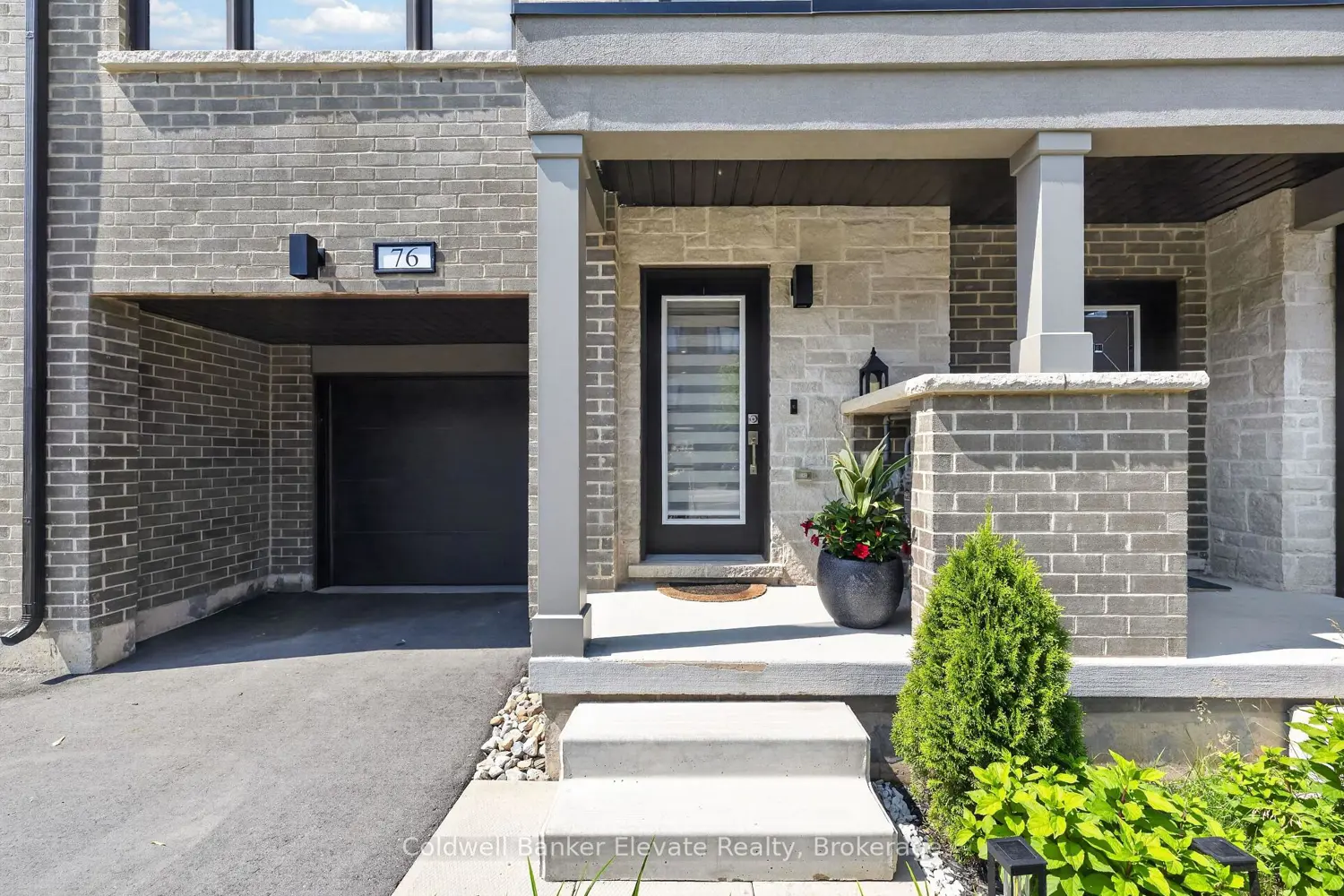 76 Windtree Way photo 2