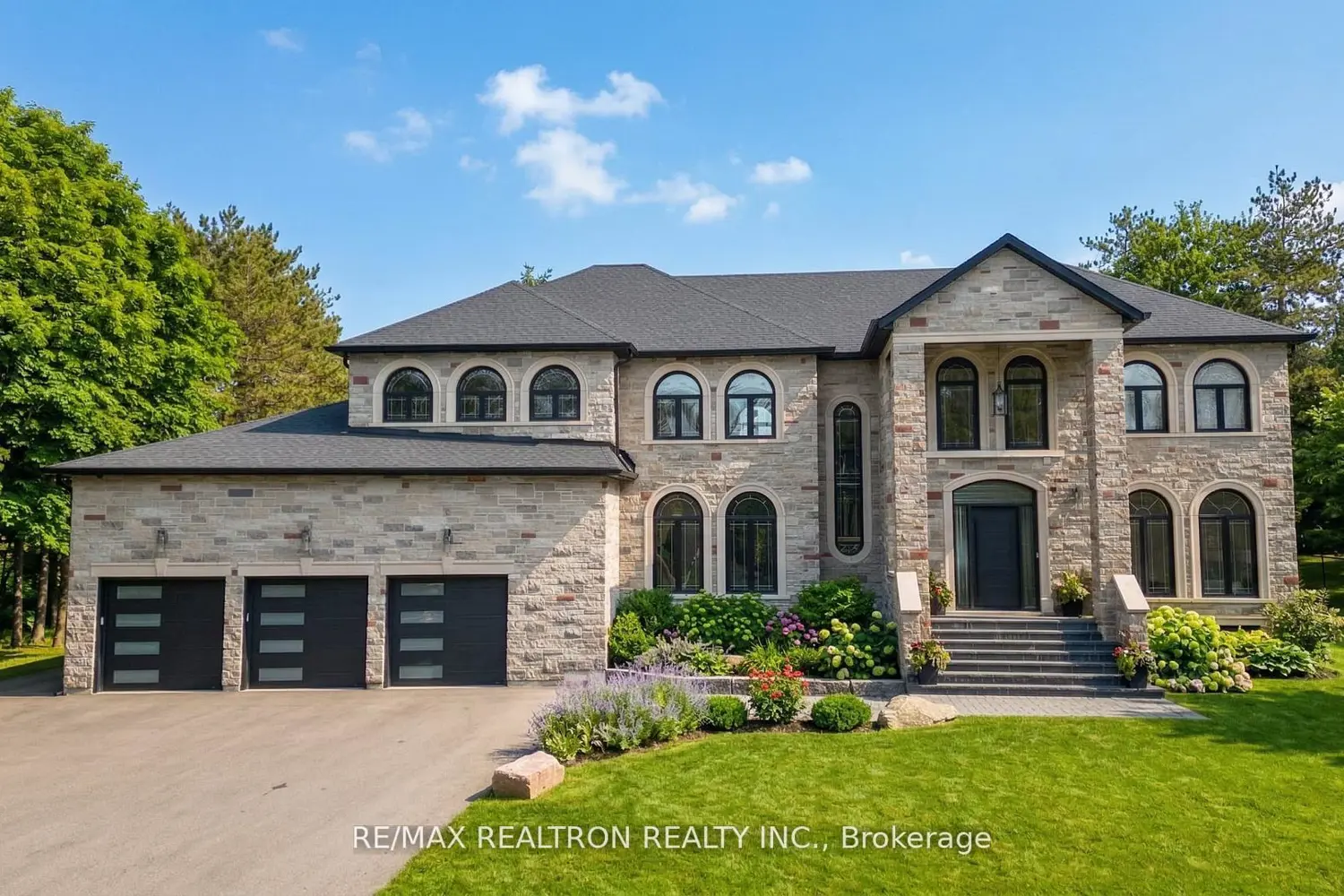 14705 Jane Street photo 2