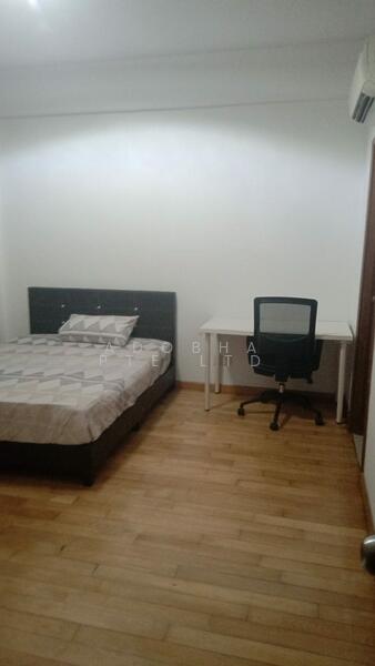 698 Upper Changi Road East photo 2