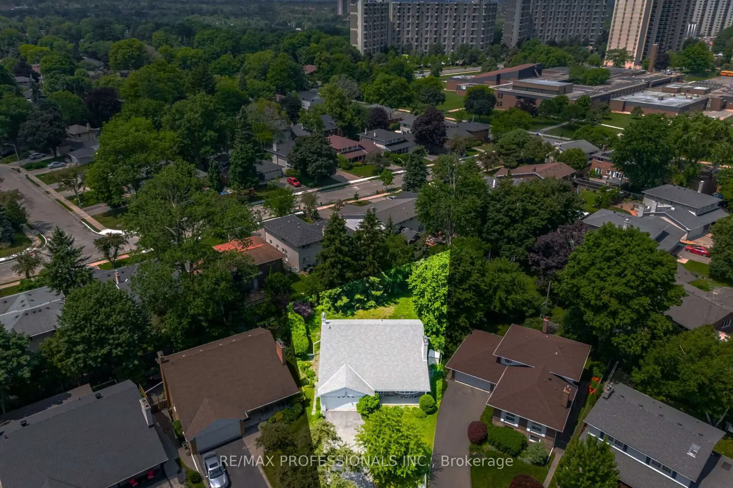 30 Grasspoint Crescent