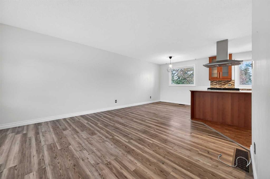 81 Westminster Drive SW, Calgary, AB, T3C 2T2 photo 4