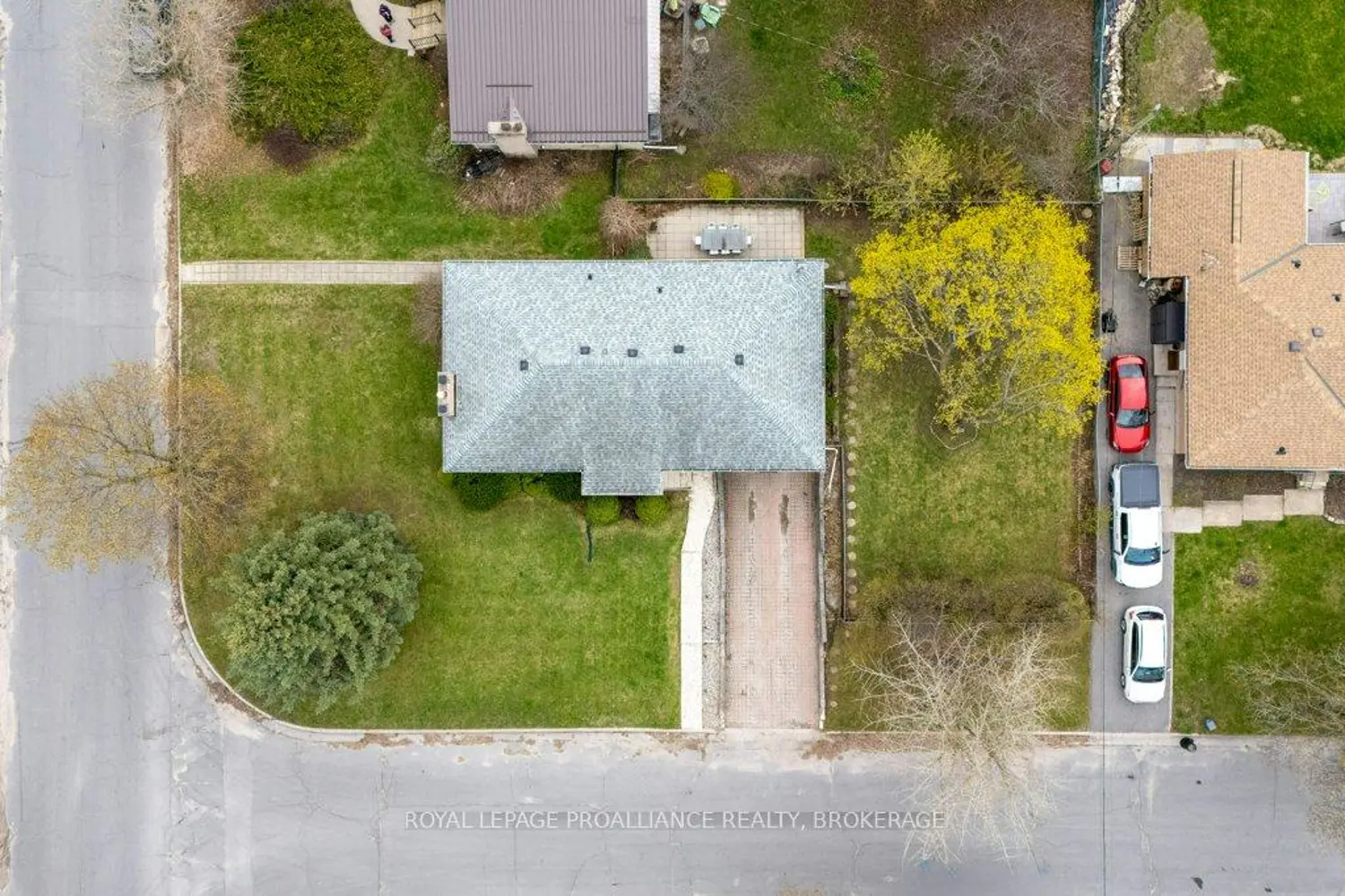 302 Arrowhead Place photo 3