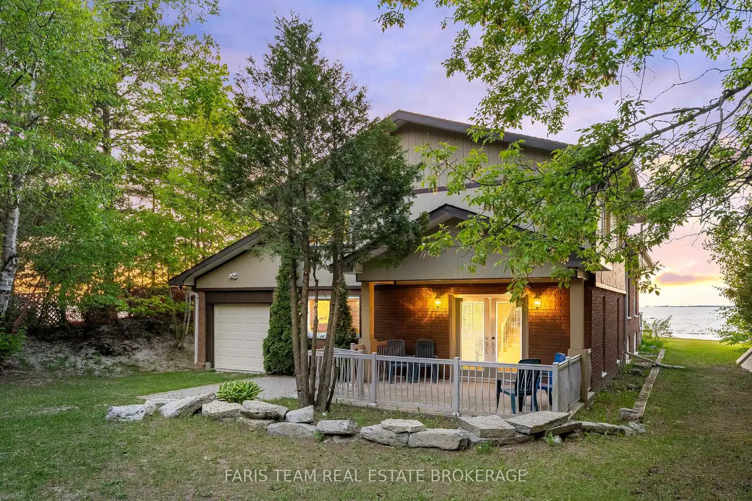 1787 Champlain Road photo 2
