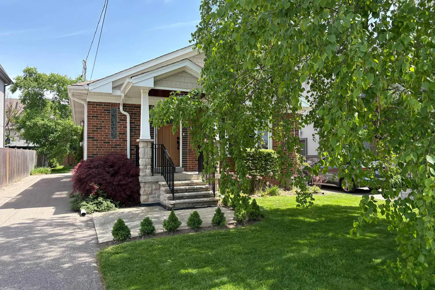 37 Maple Avenue photo 2